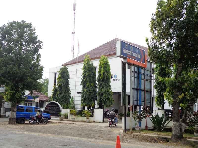 Kantor Samsat Diserbu Ribuan Orang