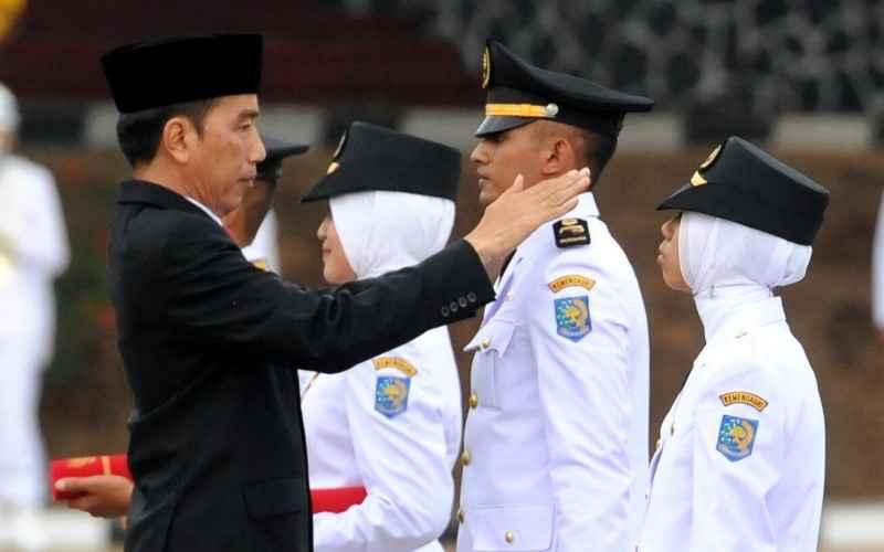 Lantik Praja Muda, Jokowi Minta Kemudahan Usaha Ditingkatkan