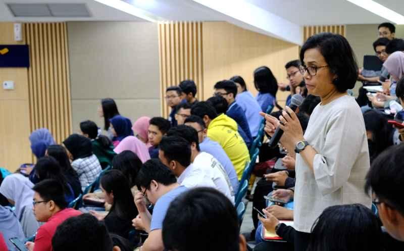 Sri Mulyani Beri Kuliah Pengantar Ekonomi Makro di Kampus UI