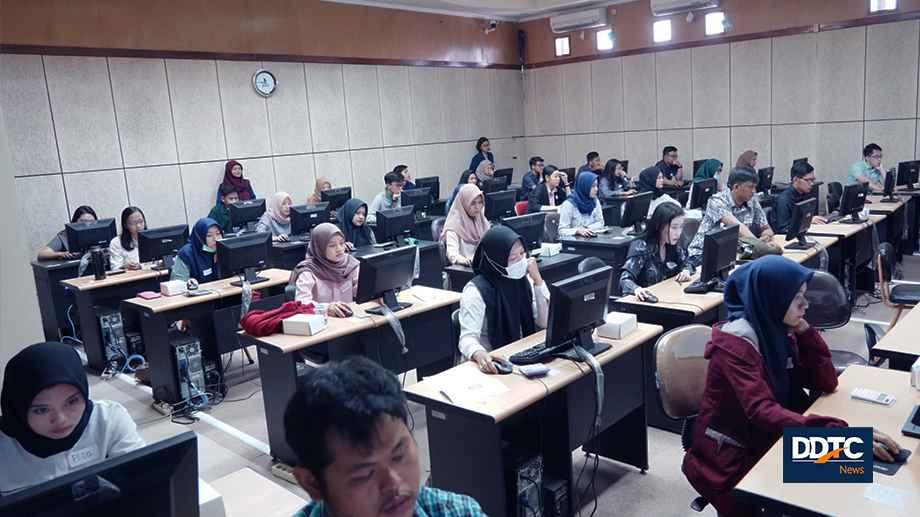 Suasana Kuliah Umum & Open Rekruitmen DDTC di  Universitas Airlangga