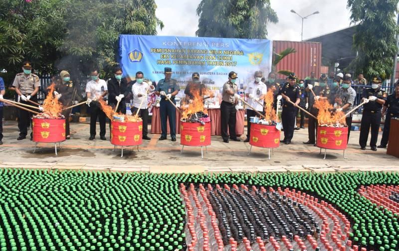 DJBC Musnahkan Barang Ilegal Hasil Temuan 2017 Senilai Rp2,5 Miliar