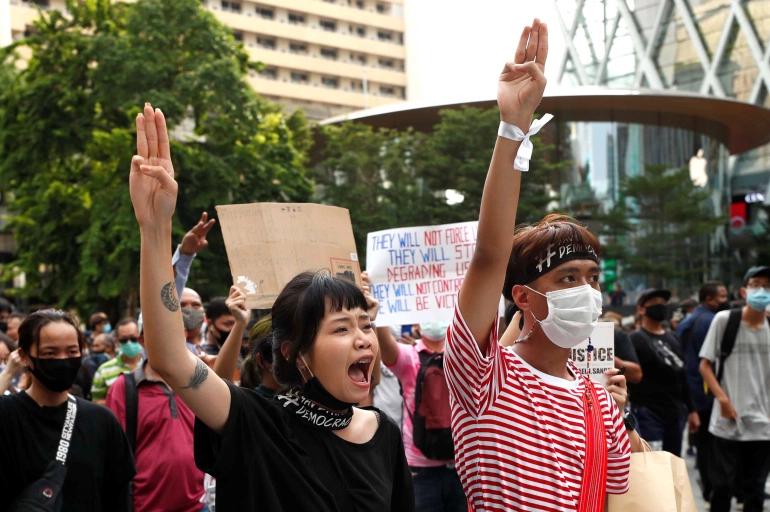 Tuntut PM Thailand Mundur, Muncul Seruan 'Pajak Saya'