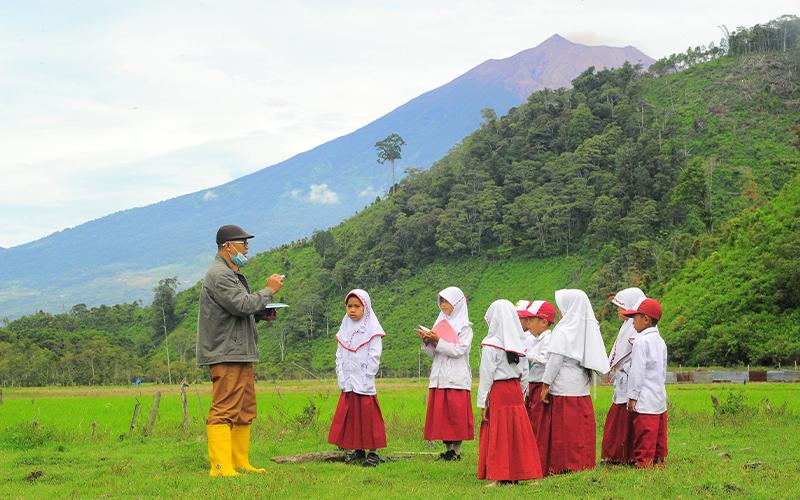 Cari 1 Juta Guru PPPK, Pemerintah: Gaji & Tunjangan Sama Seperti PNS