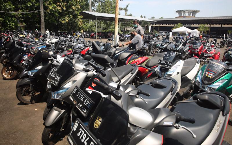 PPKM Diperketat, Jatuh Tempo Pajak Kendaraan Bermotor Dilonggarkan