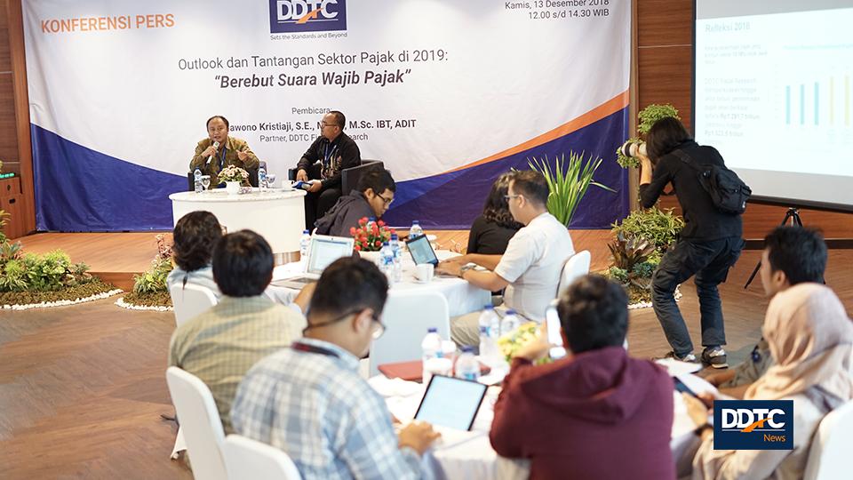 Selanjutnya acara dilanjutkan dengan pemaparan materi yang disampaikan oleh B. Bawono Kristiaji selaku Partner DDTC Fiscal Research.