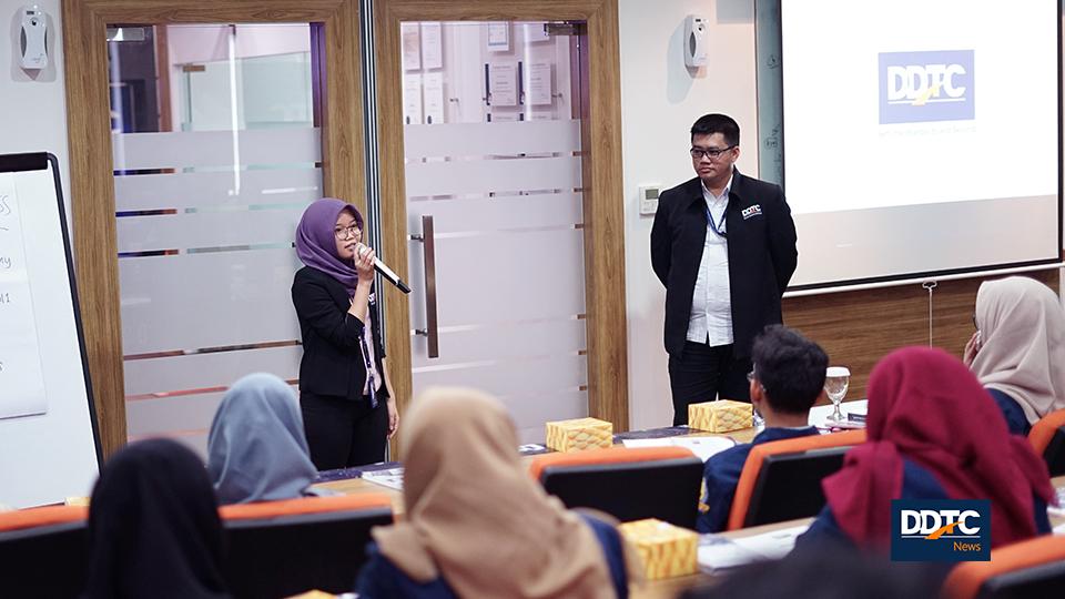 Sharing session dengan Senior Specialist Transfer Pricing Services DDTC Tami Putri Pungkasan. 