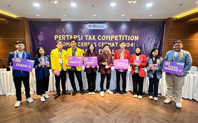 Para pemenang PERTAPSI Tax Competition 2024. Juara I tim dari Universitas Bina Nusantara (Binus), Juara II tim dari STAN, Juara III tim dari Universitas Indonesia (UI), Juara Harapan I tim dari Universitas Buddhi Dharma, dan Juara Harapan II tim dari Universitas Sam Ratulangi. 